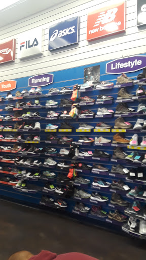 Sporting Goods Store «Big 5 Sporting Goods», reviews and photos, 510 Contra Costa Blvd, Pleasant Hill, CA 94523, USA