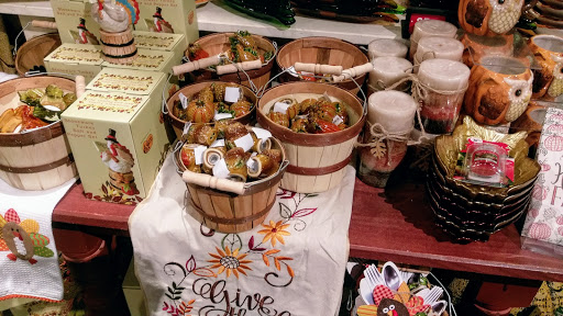 American Restaurant «Cracker Barrel Old Country Store», reviews and photos, 475 Rivers Edge Dr, Milford, OH 45150, USA