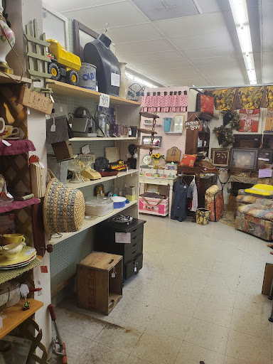 Shopping Mall «Old Town Shopping Center», reviews and photos, 2528 S Campbell Ave, Springfield, MO 65807, USA