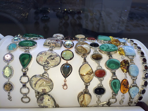 Jewelry Repair Service «Crown Jewelry», reviews and photos, 11612 Reisterstown Rd, Reisterstown, MD 21136, USA