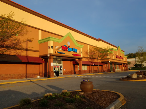 Pet Supply Store «PetSmart», reviews and photos, 3131 E Main St, Mohegan Lake, NY 10547, USA
