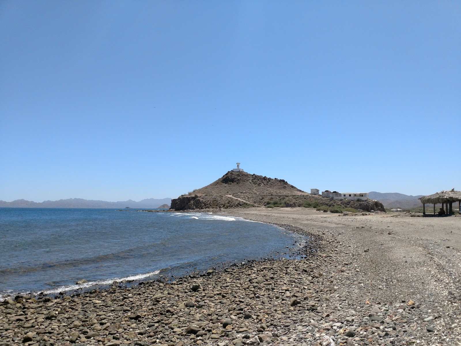 Zdjęcie Playa Mulege z powierzchnią szary kamyk