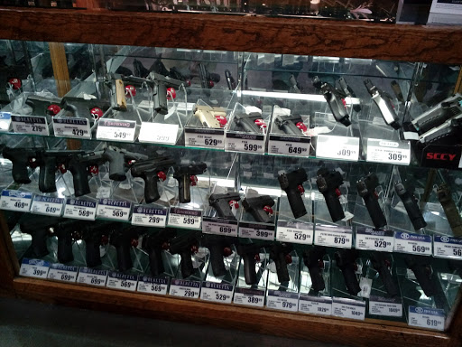 Shopping Mall «Great Lakes Crossing Outlets», reviews and photos, 4000 Baldwin Rd, Auburn Hills, MI 48326, USA