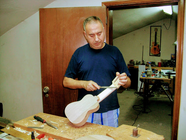 Avaliações doAfinas ou Não Afinas? - Luthier e Reparações em Porto - Loja de instrumentos musicais