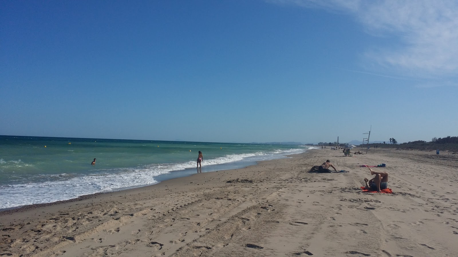 Foto von Pinedo Strand mit schwarzer sand & kiesel Oberfläche