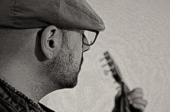 Luigi Cirillo Singing Guitarist - Belfast