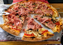 Plats et boissons du Pizzeria Pizza Cinq J à Roissy-en-France - n°1
