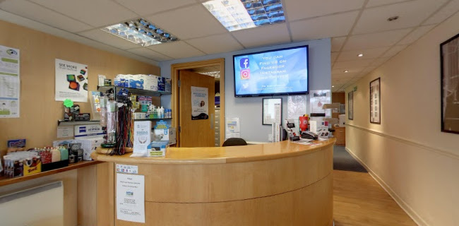 Comments and reviews of Gibson and Thomson Opticians