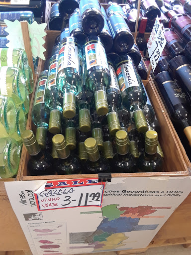 Wine Store «Cumberland Wine & Spirits», reviews and photos, 275 Broad St, Cumberland, RI 02864, USA