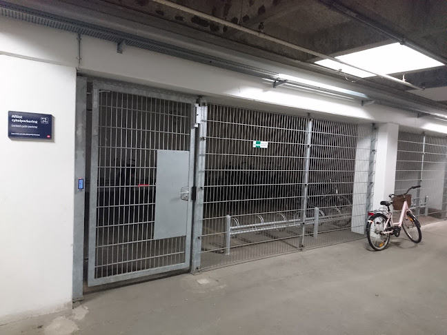 Anmeldelser af Aflåst cykelparkering i Herning - Cykelbutik