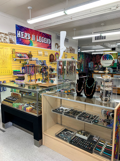 Tobacco Shop «Herb-N-Legend Smoke Shop», reviews and photos, 511 Pacific Ave, Long Beach, WA 98631, USA