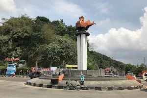 Binokasih Monument image