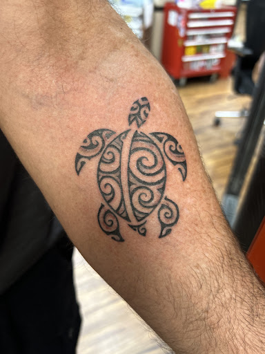Explore mom & son tattoo ideas, creative tattoo ideas in Honolulu, available at Skin Deep Tattoo and Piercing Waikiki