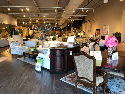 Furniture Store «Huffman Koos Furniture», reviews and photos, 1640 Broadhollow Rd, Farmingdale, NY 11735, USA