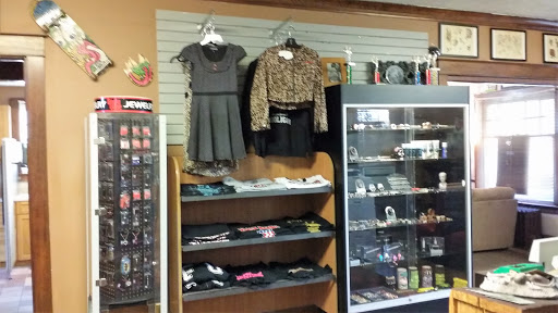 Tattoo Shop «Black Heart Tattoo», reviews and photos, 6526 Mahoning Ave, Youngstown, OH 44515, USA