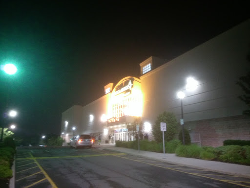 Movie Theater «United Artists Westbury 12 IMAX & RPX», reviews and photos, 7000 Brush Hollow Rd, Westbury, NY 11590, USA