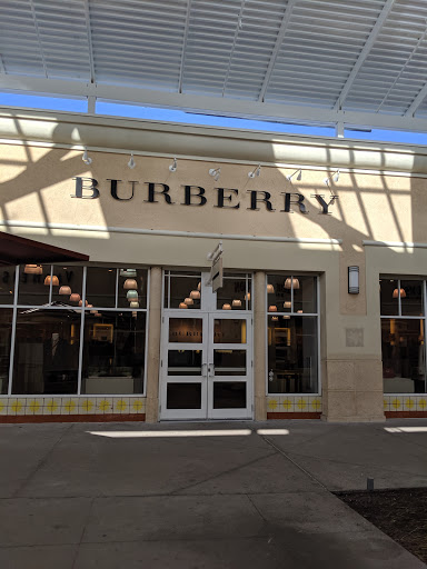 Clothing Store «Burberry Outlet», reviews and photos, 8200 Vineyard Dr, Orlando, FL 32821, USA