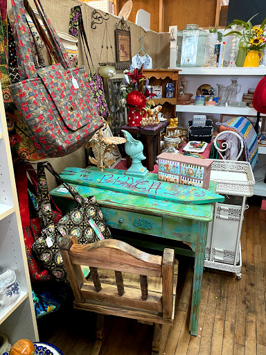 Home Goods Store «Olde Factory», reviews and photos, 139 S Hanover St, Hummelstown, PA 17036, USA