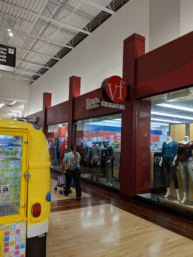 Outlet Store «VF Outlet», reviews and photos, 8161 Concord Mills Boulevard, Concord, NC 28027, USA
