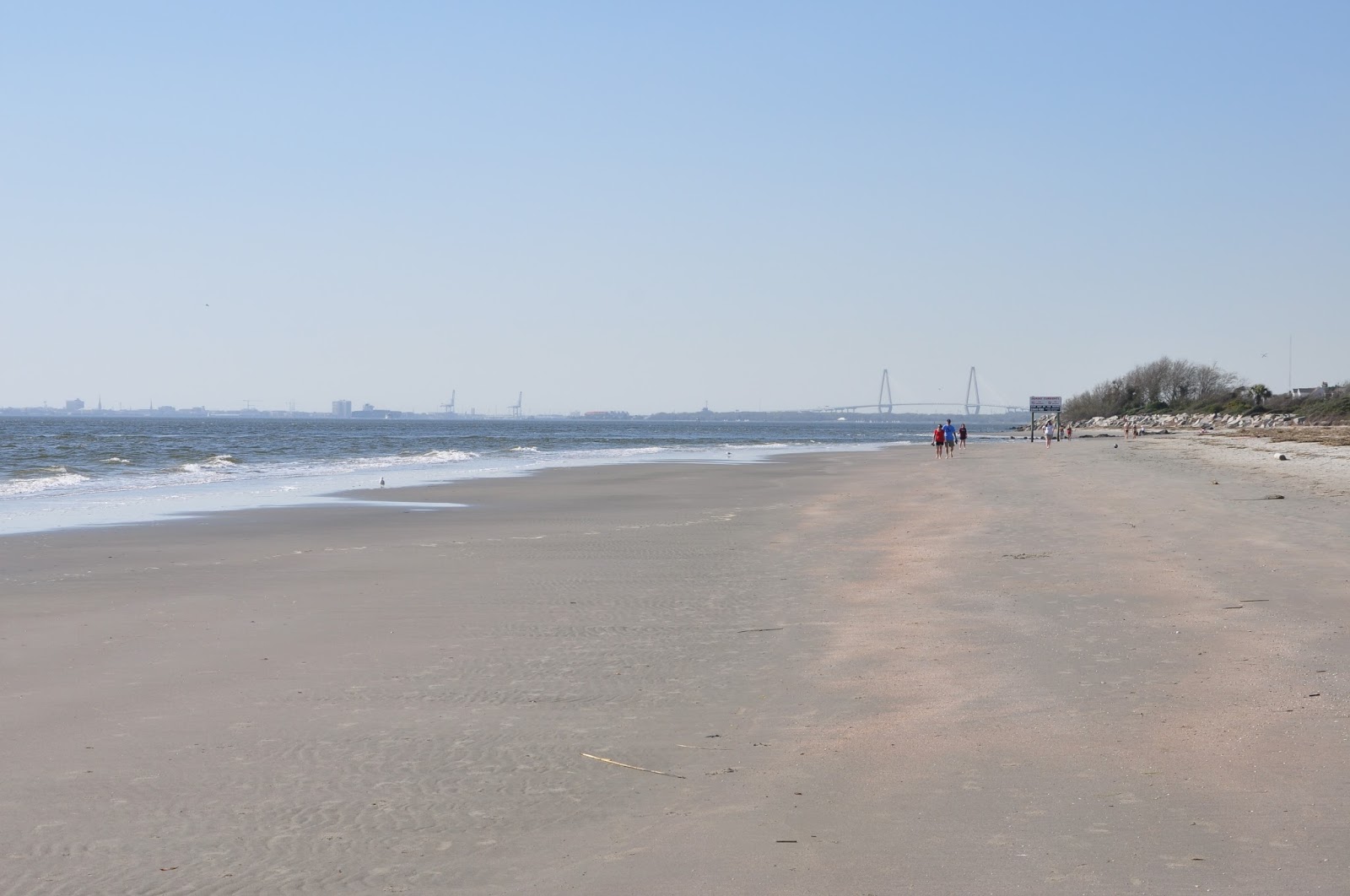 Sullivan's Island beach的照片 带有长直海岸