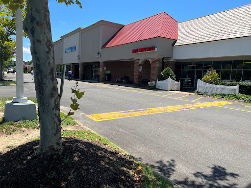 Shopping Mall «Williamsburg Crossing Shopping Center», reviews and photos, 5235 John Tyler Hwy, Williamsburg, VA 23185, USA