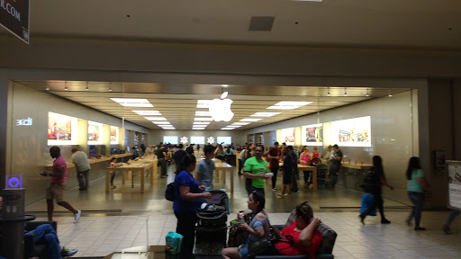 Computer Store «Apple Cielo Vista Mall», reviews and photos, 8401 Gateway Blvd W, El Paso, TX 79925, USA