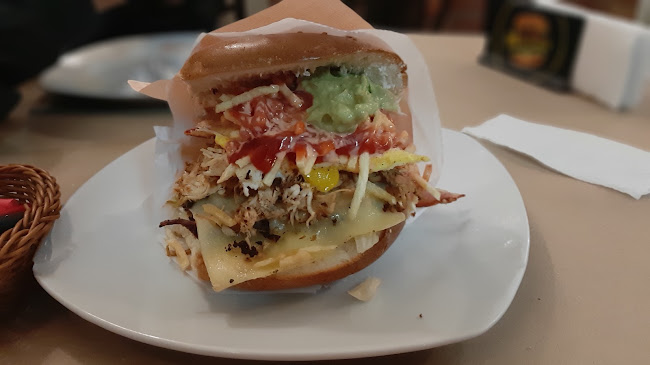 Opiniones de MONTAGU hamburguesas en Chaclacayo - Hamburguesería