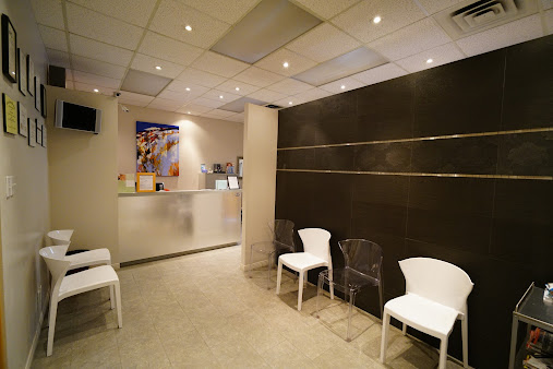 عيادة الأمراض الجلدية Prive de Montral - Clinique de Dermatologie Privée de Montréal
