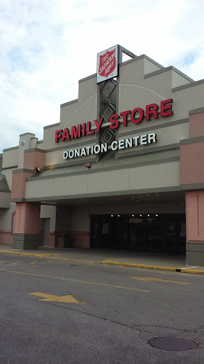 Salvation Army Family Store & Donation Center, 4353 Merle Hay Rd, Des Moines, IA 50310, USA, Thrift Store