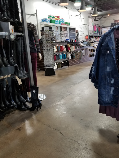 Clothing Store «Uptown Cheapskate», reviews and photos, 2100 Alamo Rd, Richardson, TX 75080, USA