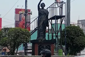 Indira Gandhi Statue image