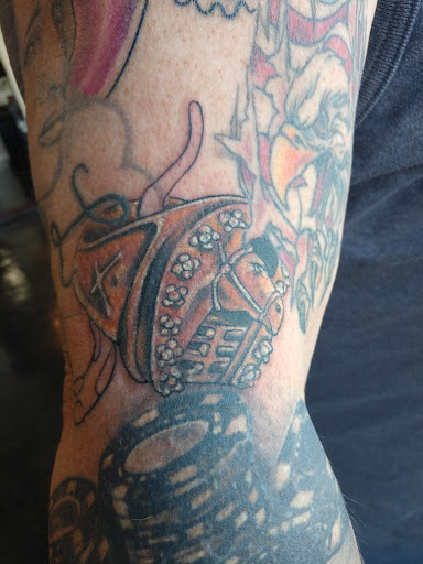 Tattoo Shop «Allied Ink Tattoos & Piercings», reviews and photos, 1415 Georgia St, Vallejo, CA 94590, USA