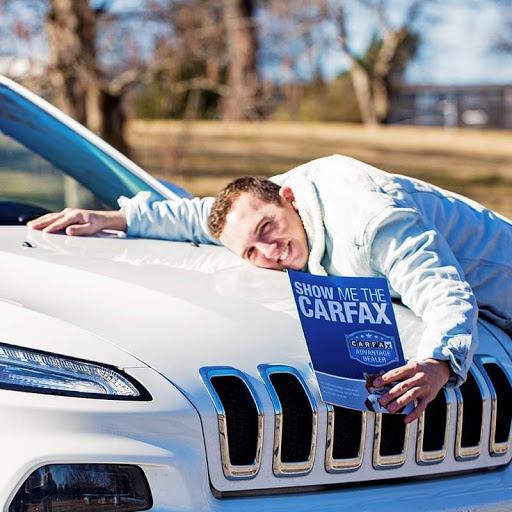 Car Dealer «Auto Outpost North Inc», reviews and photos, 4710 W Elm St, McHenry, IL 60050, USA