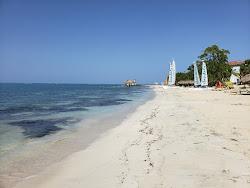 Foto de Praia das Sandálias e o assentamento