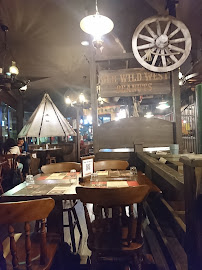 Atmosphère du Restaurant de grillades à l'américaine Old Wild West à Torcy - n°20