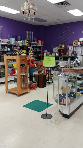 Thrift Store «USA Family Thrift», reviews and photos, 4470 S 108th St, Greenfield, WI 53228, USA