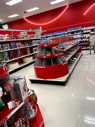 Department Store «Target», reviews and photos, 401 W Irving Park Rd, Wood Dale, IL 60191, USA