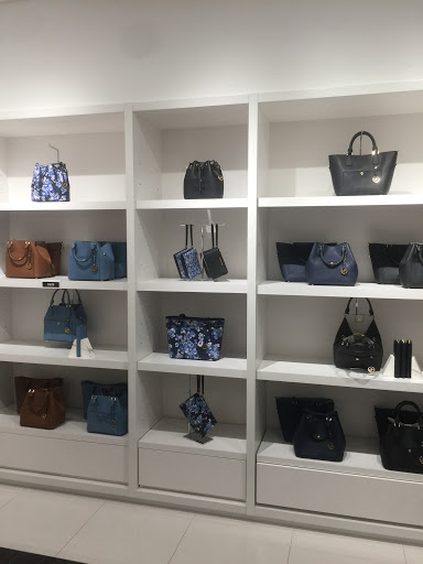 Fashion Accessories Store «Michael Kors», reviews and photos, 80 Premium Outlets Blvd Suite 323, Merrimack, NH 03054, USA