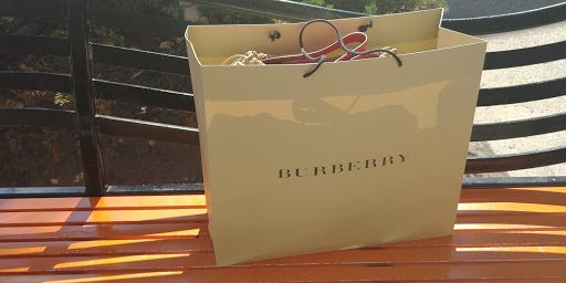 Clothing Store «Burberry Outlet», reviews and photos, 8200 Vineyard Dr, Orlando, FL 32821, USA