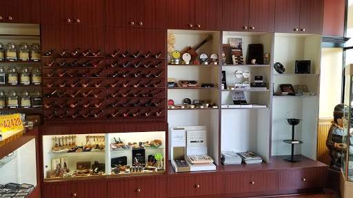 Tobacco Shop «Old Virginia Tobacco Co», reviews and photos, 5860 Kingstowne Ctr # 160, Alexandria, VA 22315, USA