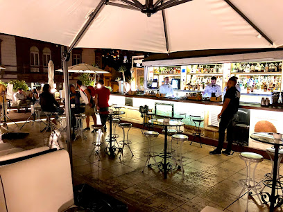 BENITO ROOF Cocktail Bar - Centro Comercial Monopol, Pl. Hurtado de Mendoza, s/n, 2ª Planta, 35002 Las Palmas de Gran Canaria, Las Palmas, Spain