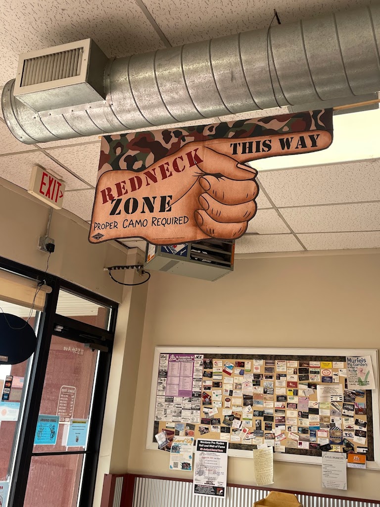 Redneck Pizza & Chicken 59044