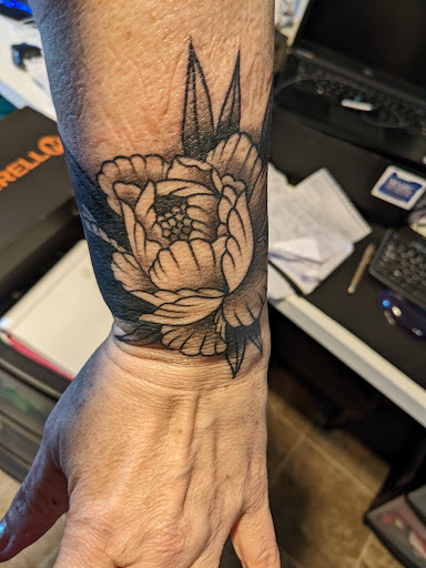 Tattoo Shop «Grizzly Tattoo», reviews and photos, 3949 N Williams Ave, Portland, OR 97227, USA