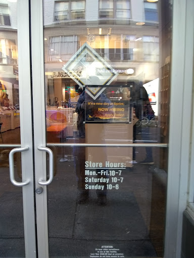 Cell Phone Store «Sprint», reviews and photos, 609 Sw Broadway Ave, Portland, OR 97205, USA