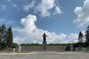 Piskaryovskoye Memorial Cemetery image