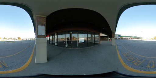 Shopping Mall «Southland Terrace Shopping Center», reviews and photos, 3971 7th Street Rd, Louisville, KY 40216, USA