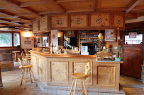 Atmosphère du Restaurant français Hotel Restaurant La Vanoise à Bessans - n°2