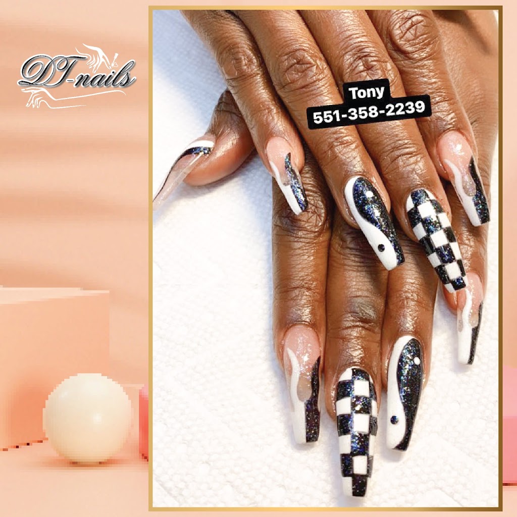 D T Nails 30013