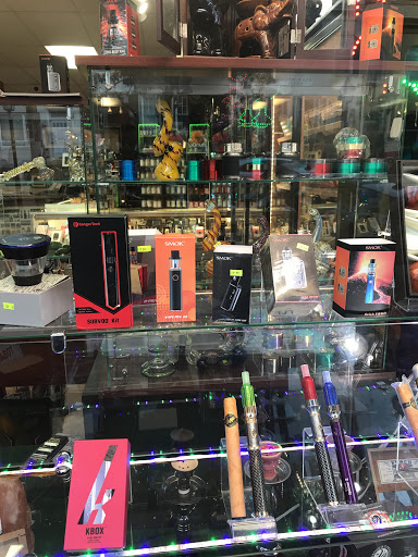 Vaporizer Store «Arlington Vape Tobacco & Hookah», reviews and photos, 1201 S Hayes St, Arlington, VA 22202, USA