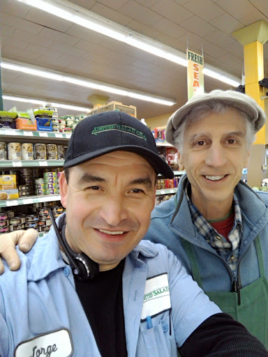 Grocery Store «Harvest Fresh Grocery & Deli», reviews and photos, 251 NE 3rd St, McMinnville, OR 97128, USA